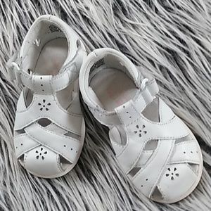 girls enclosed sandals